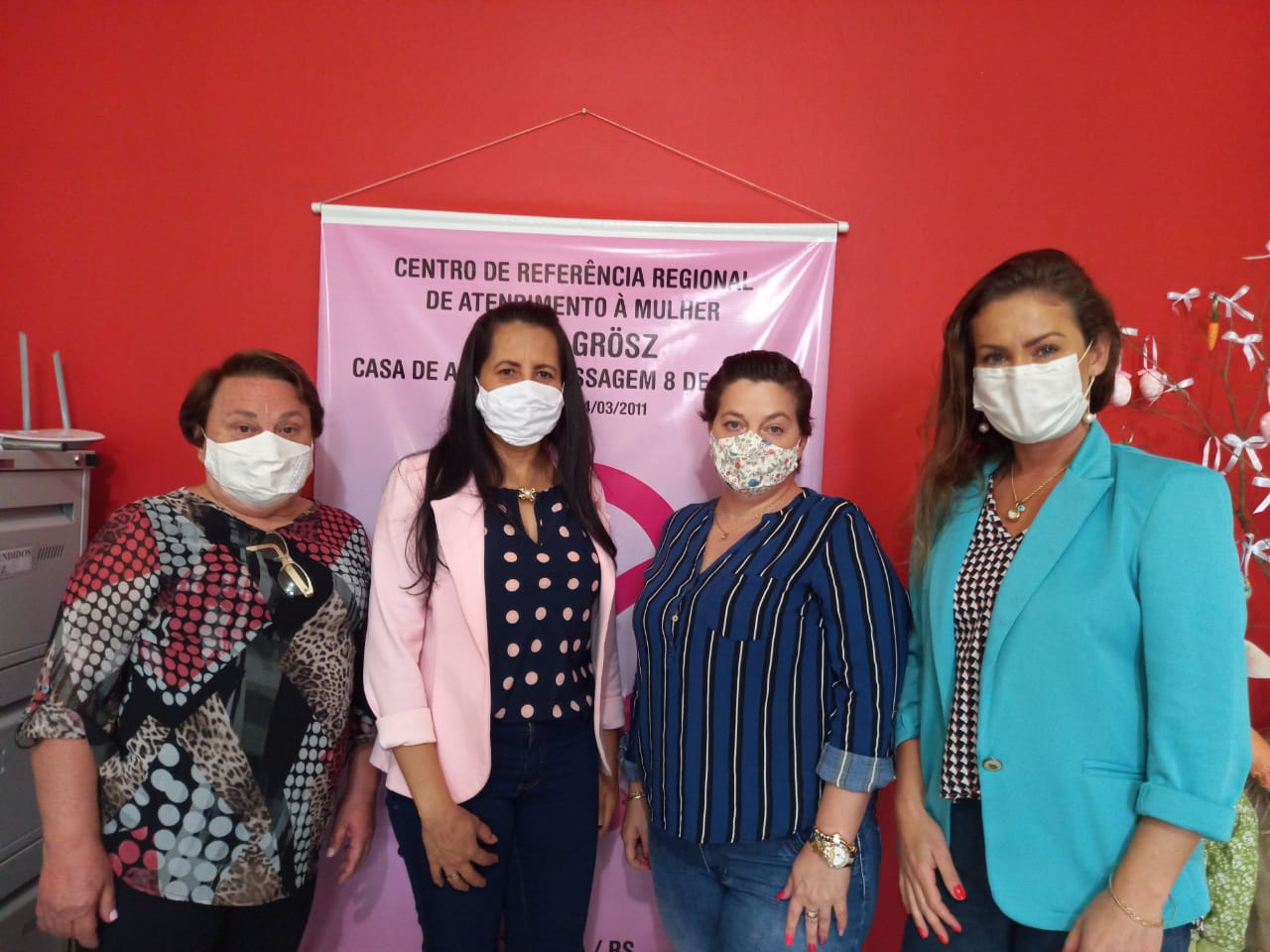 COMITIVA DA SECRETARIA DE POLÍTICAS DA MULHER VISITA CRRM DIRCE GRÖSZ